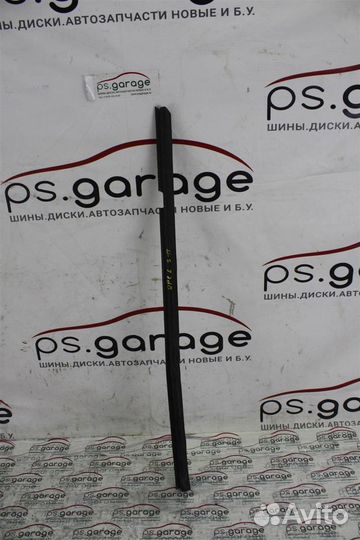 Уплотнитель стекла двери задней правой Opel Astra