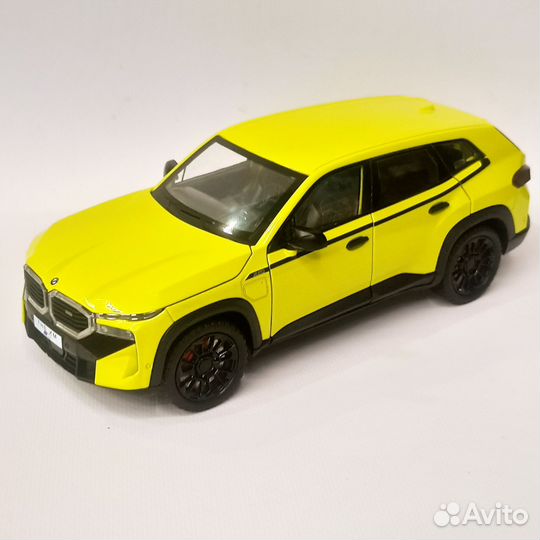 Машинка инерционная BMW XM металлическая 1:24