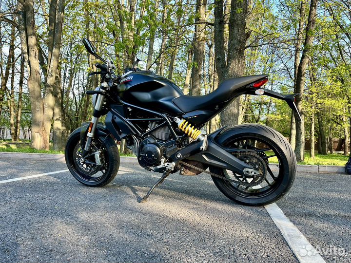 Ducati Monster 797