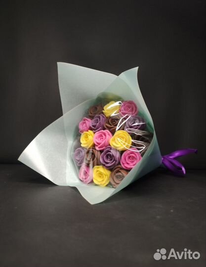 Букет - 19 Роз из Бельгийского Шоколада