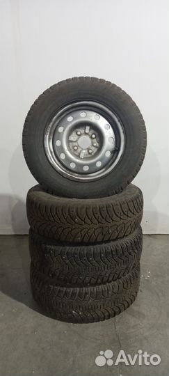 Koлeсa в cбоpе на штамповaнных диcкаx 175/70 R13