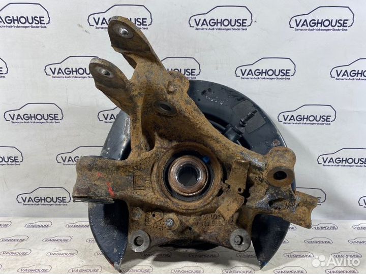 Кулак поворотный задний левый Volkswagen Touareg