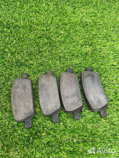 Тормозные колодки зад. Tesla Model Y 2021