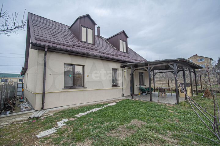 Дом 202,8 м² на участке 5,9 сот.