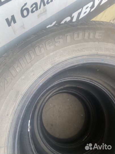 Bridgestone Dueler H/T 687 235/60 R16