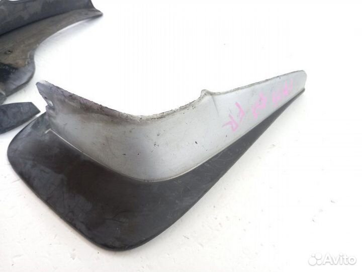 Брызговик передний Nissan Pulsar FN15 GA15 1997