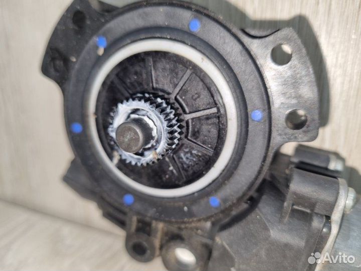 Мотор стеклоподъемника задний левый Hyundai Ix35