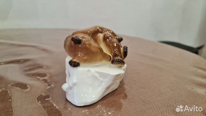 Статуэтка Медведь на пне лфз 1950 1960 годы фарфор