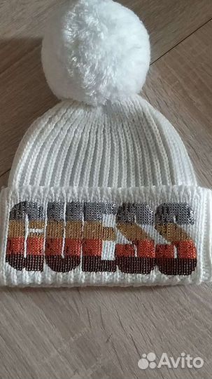 Шапка guess