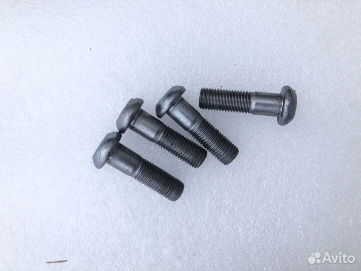 Yamaha FZ1N болты крепления подрамника