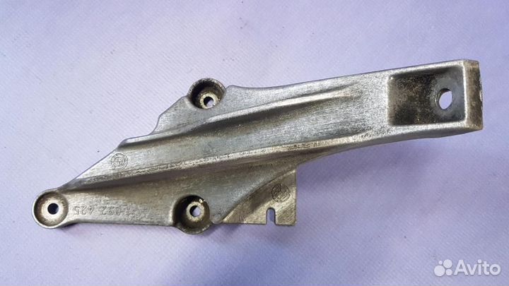 Кронштейн двигателя левый BMW 5-серия E39