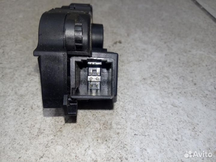 Сервопривод заслонок печки Peugeot 308 4E 2007-201