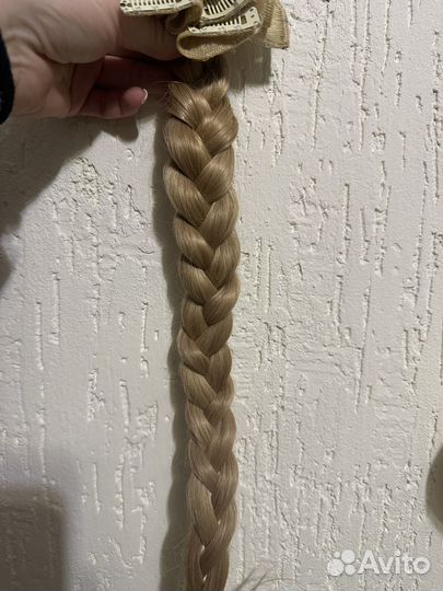 Волосы на заколках