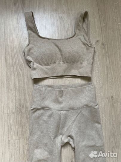 Костюм для йоги и фитнеса