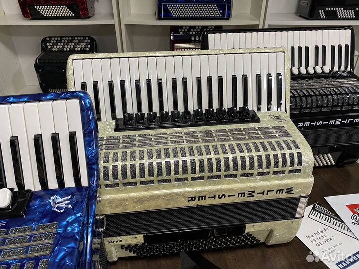 Аккордеон Weltmeister Saphir