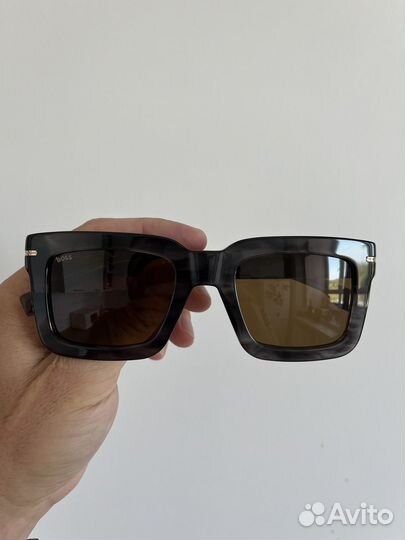 Солнцезащитные очки boss