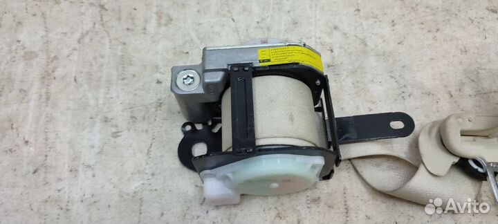 Ремень безопасности задний Toyota Land Cruiser 200