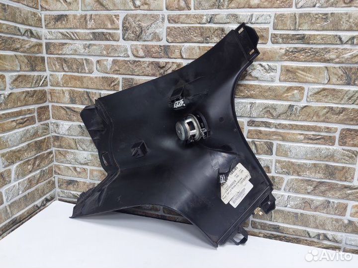 Обшивка багажника левая Jeep Grand Cherokee WK2