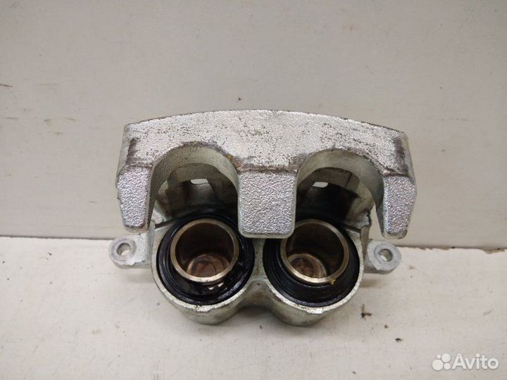 Суппорт тормозной передний правый Lexus Rx 4