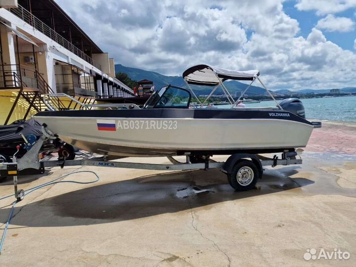 Volzhaka 53 bowrider