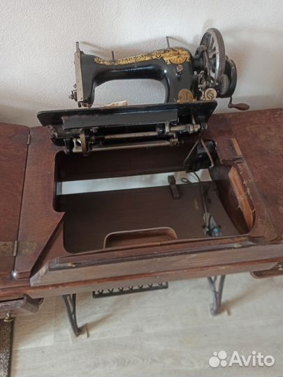Швейная машина зингер ножная
