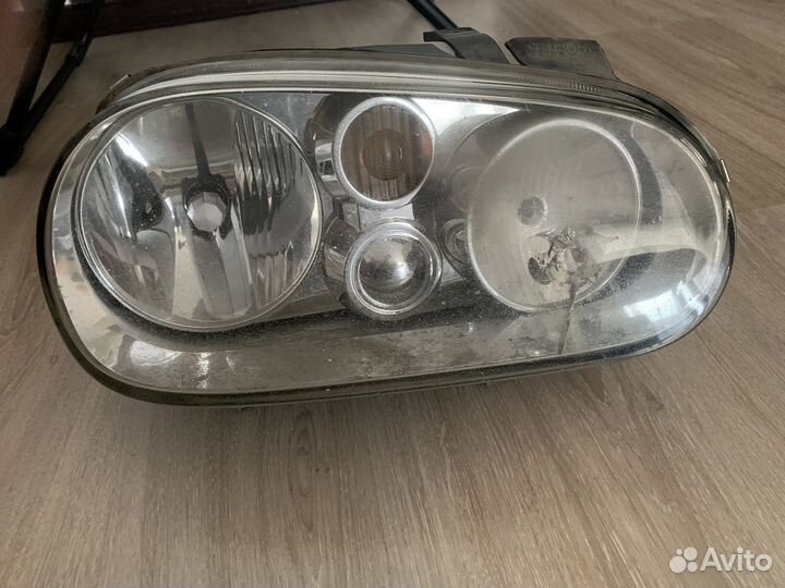 Фара правая golf 4