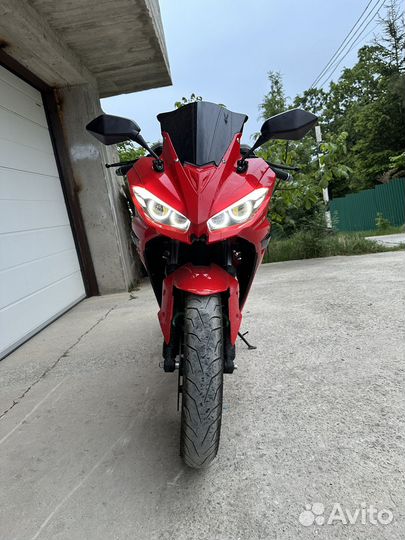 Электромотоцикл Yamaha R3