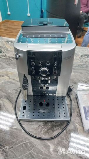 Кофемашина Delonghi ecam.250.23.SB