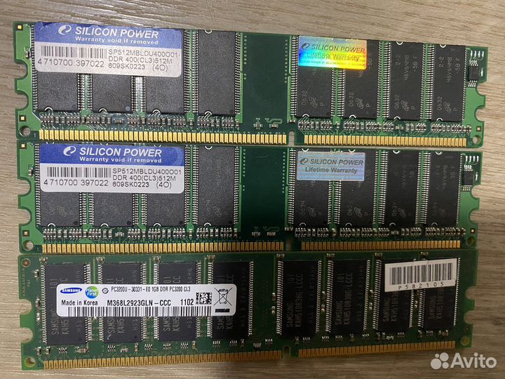 Материнская плата с процессором и памятью