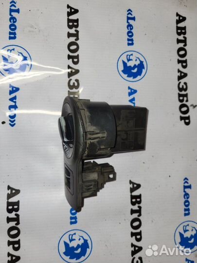 Блок управления светом Skoda Octavia седан AKL