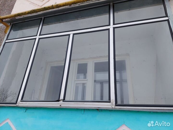 Оконный блок с дверью бу и алюминевое остекление л