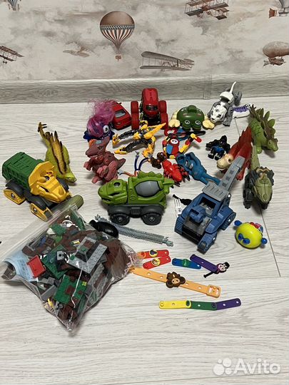 Лего, игрушки киндер, конструкторы. Цена за все