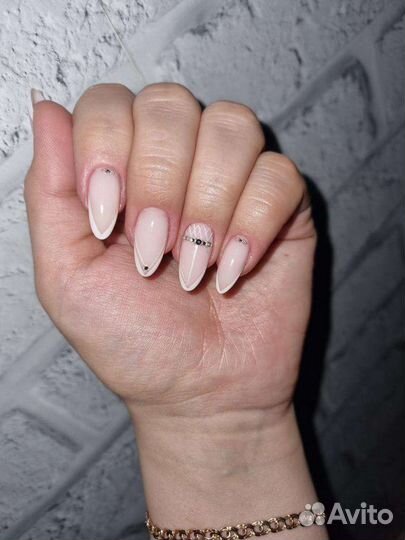 Маникюр педикюр