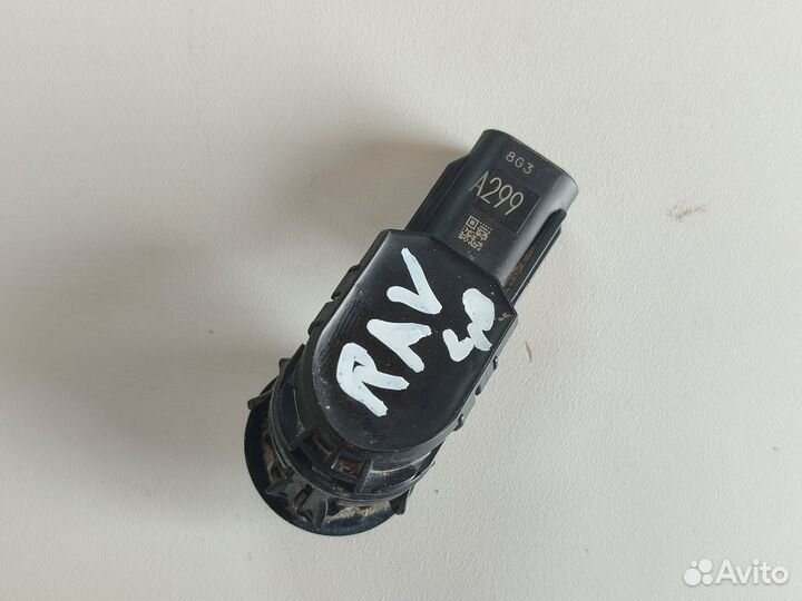 Датчик парктроника Toyota RAV4 40 4WD 2012-2019