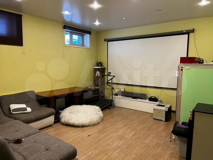 Дом 212 м² на участке 16 сот.