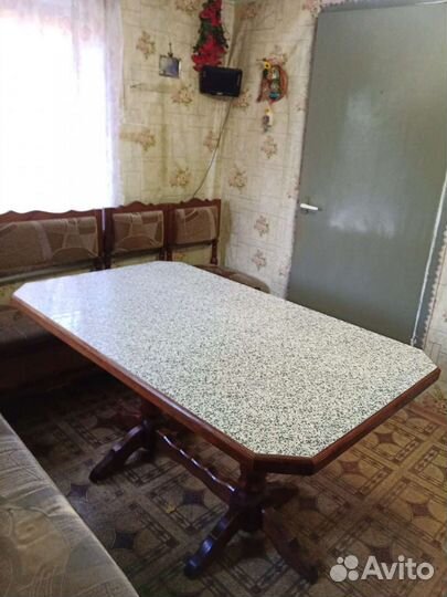 Кухонный стол