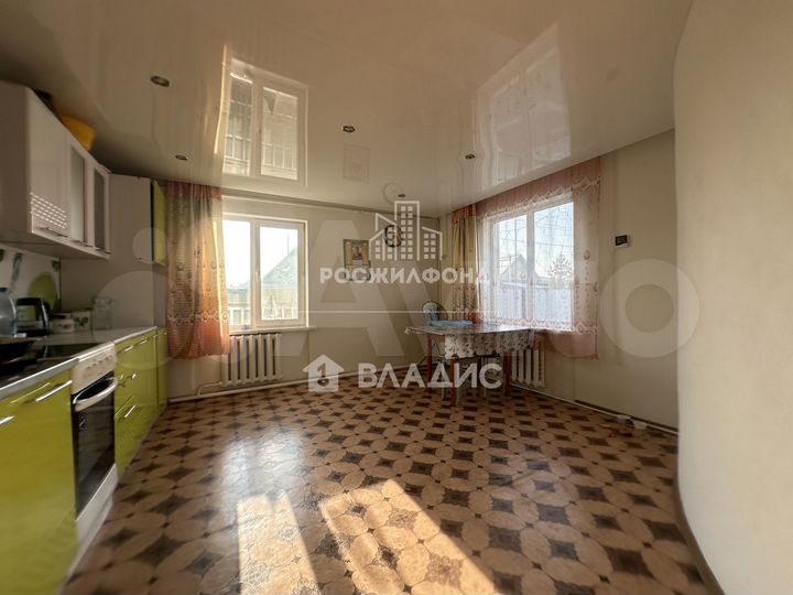 Дом 210,6 м² на участке 19,2 сот.