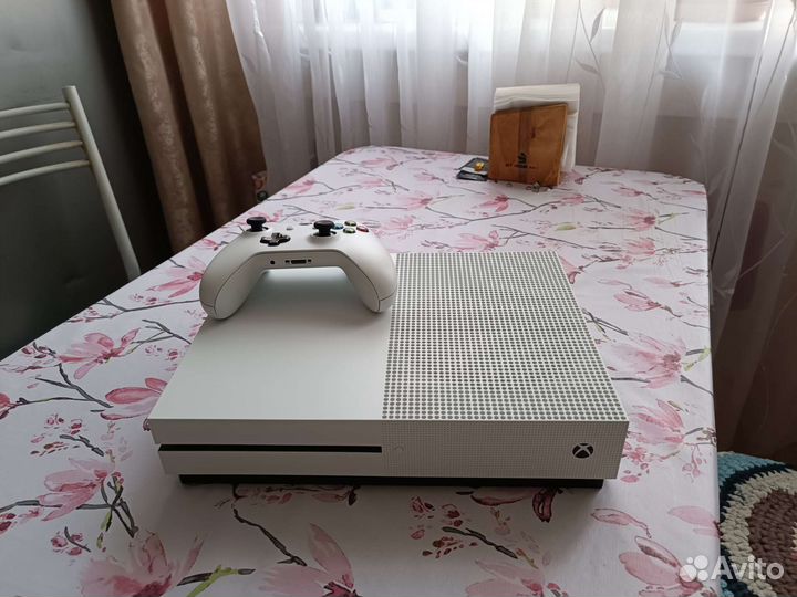 Xbox One S