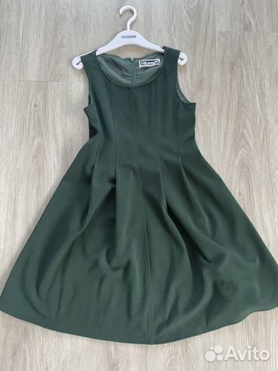 Школьное зелёное платье