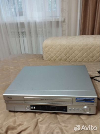 Видеомагнитофон JVC HR-P201