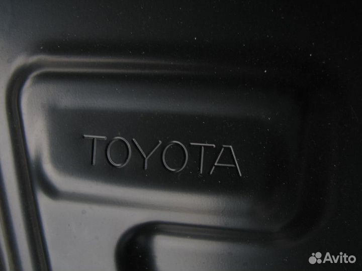 Toyota Fortuner 2 стойка кузова передняя левая