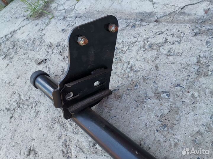 Оригинальный противоподкатный брус Mitsubishi L200