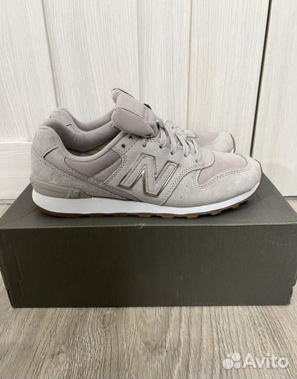 Кроссовки женские new balance