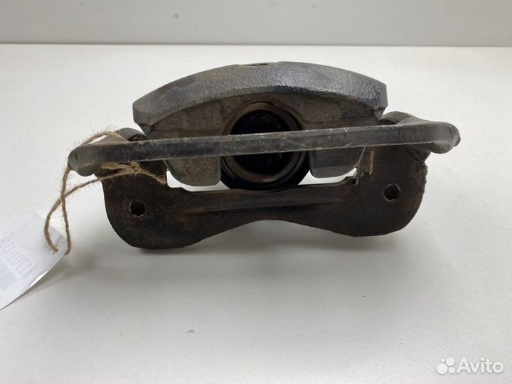 Суппорт передний правый Toyota Estima Emina CXR20G