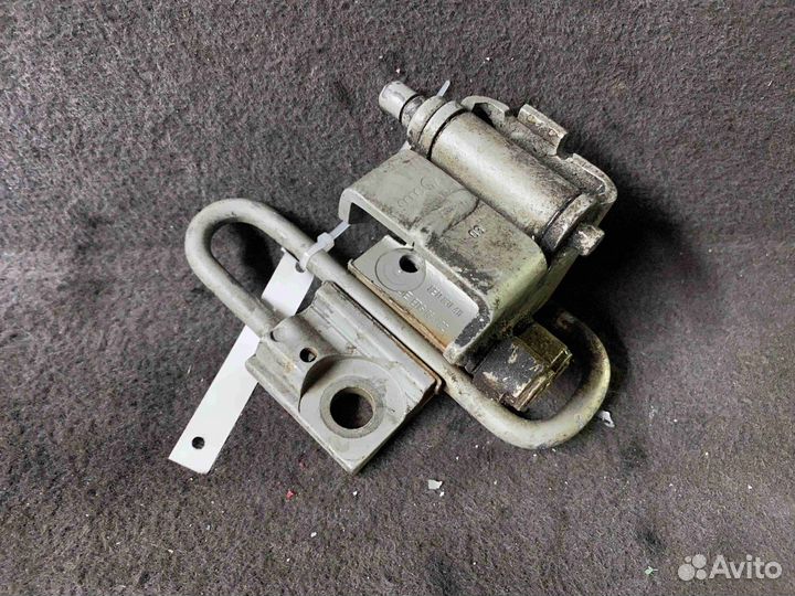 Петля двери Audi A6 allroad (4F 2004-2010) 8E0 831