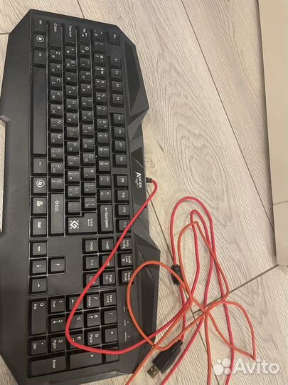 Игровая клавиатура и мышь