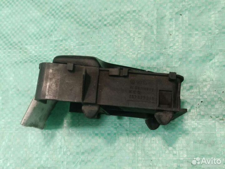 Ручка передняя правая Volkswagen Passat B3