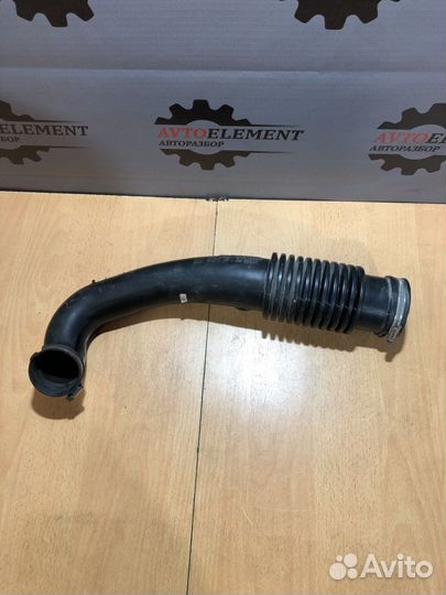 Патрубок воздушного фильтра Ford Focus