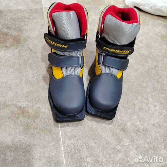 Лыжные ботинки