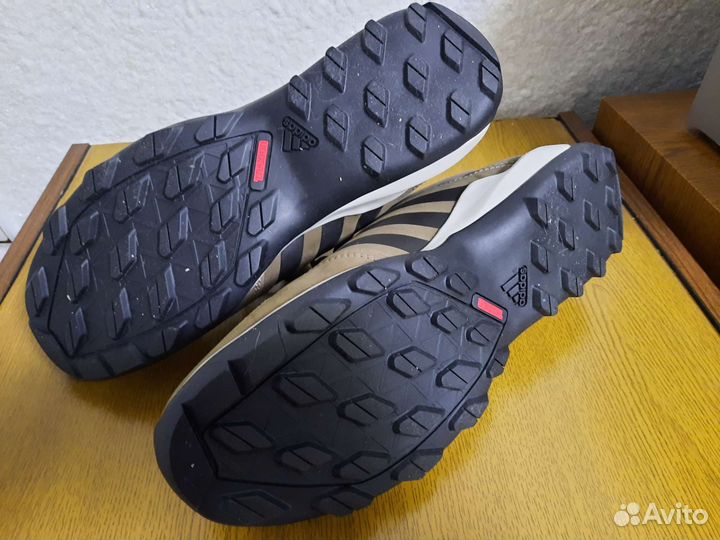 Кроссовки adidas